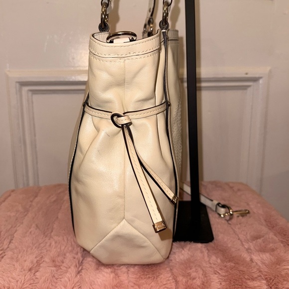 Coach (2012) Audrey White Leather Drawstring Two Way Shoulder Bag - Picture 11 of 12
